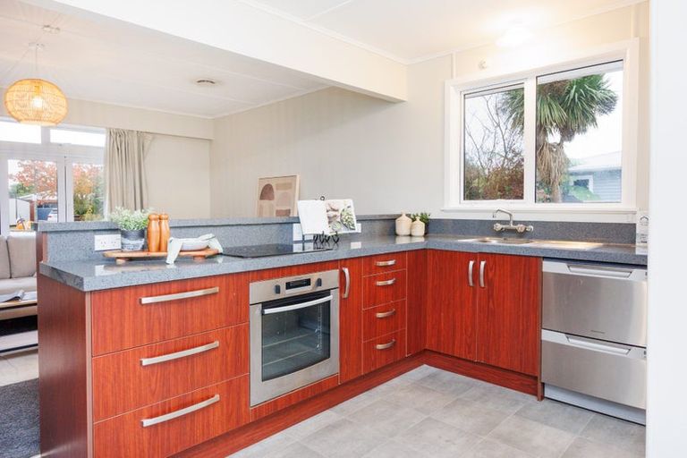 Photo of property in 8 Austin Place, Awapuni, Palmerston North, 4412
