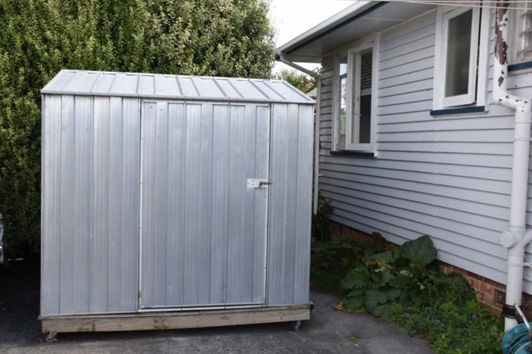 Photo of property in 14 Edgerton Road, Te Atatu Peninsula, Auckland, 0610