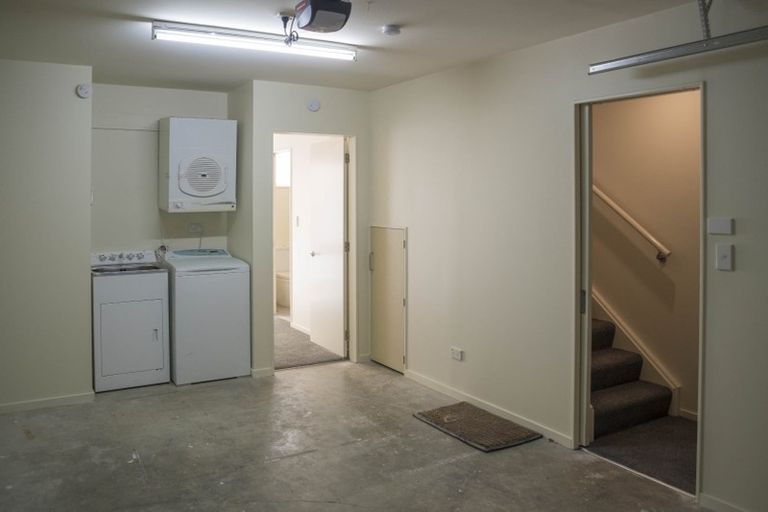 Photo of property in Pirie Street Townhouses, 28/35u Pirie Street, Mount Victoria, Wellington, 6011