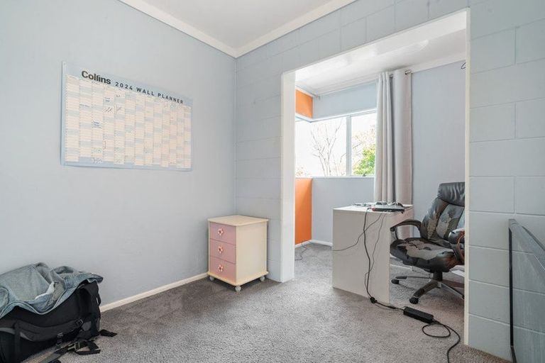 Photo of property in 12 April Place, Red Hill, Papakura, 2110