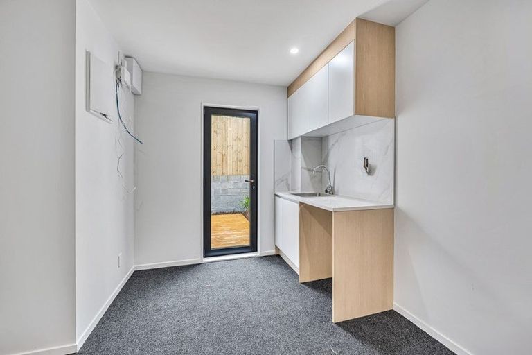 Photo of property in 2/163 Edmonton Road, Te Atatu South, Auckland, 0610