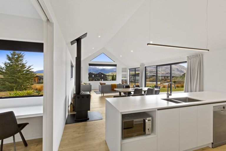 Photo of property in 9 Mcadam Drive, Jacks Point, Queenstown, 9371