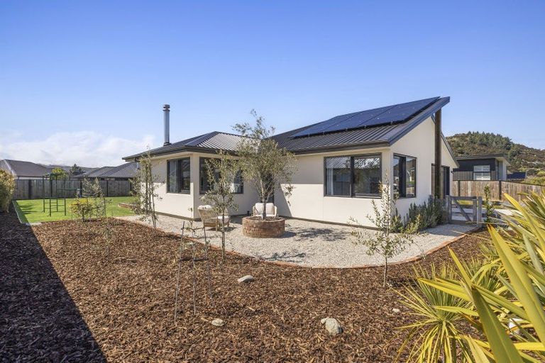 Photo of property in 46 Pounamu Avenue, Albert Town, Wanaka, 9305