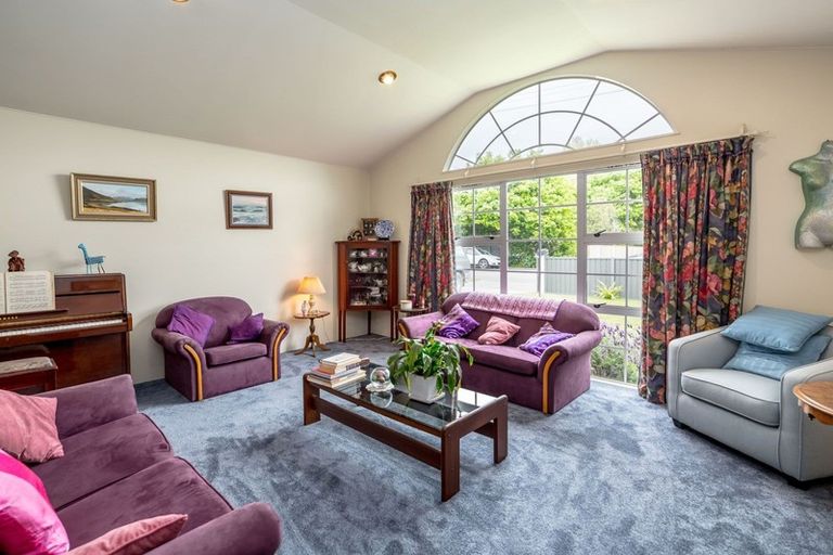 Photo of property in 15 Wood Street, Greytown, 5712