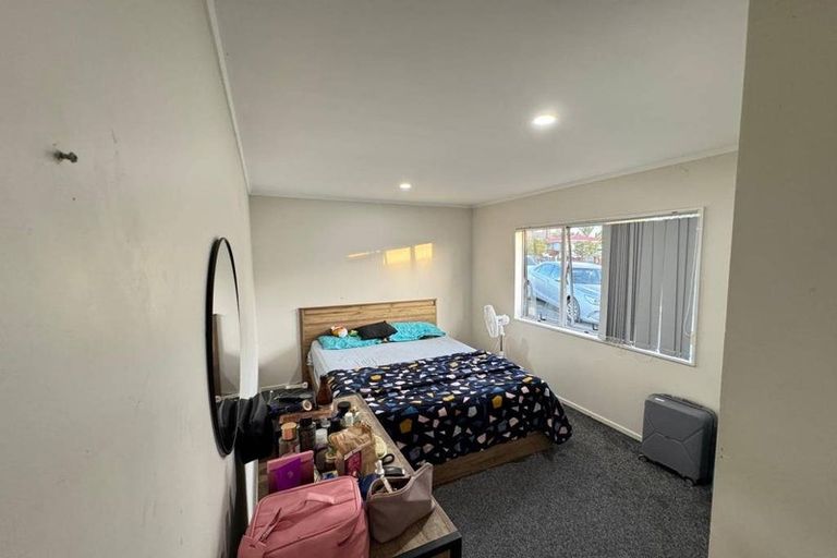 Photo of property in 15 Hinerau Street, Henderson, Auckland, 0612