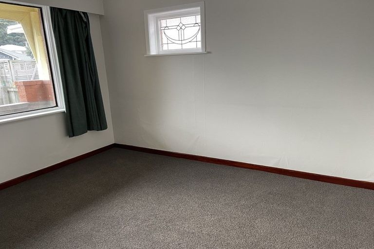 Photo of property in 82 Kauri Street, Miramar, Wellington, 6022