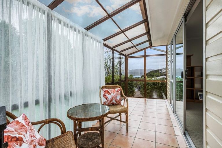 Photo of property in 129 Kahu Road, Paremata, Porirua, 5024