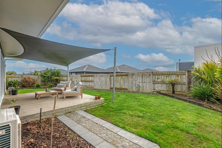Photo of property in 10 Monaco Grove, Fitzherbert, Palmerston North, 4410