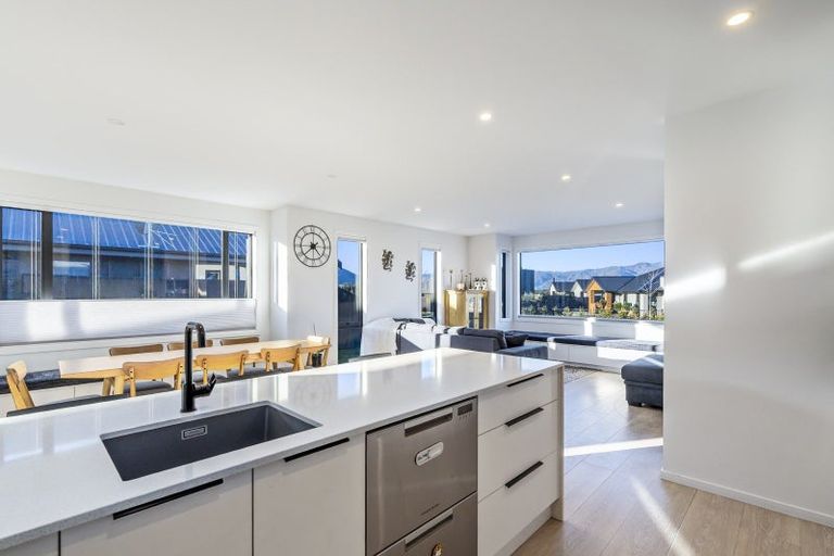 Photo of property in 7 Tahi Street, Albert Town, Wanaka, 9305