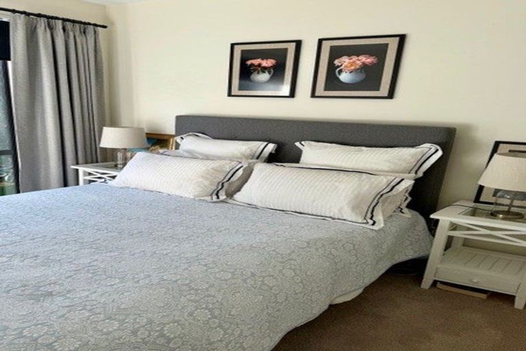 Photo of property in 1 Hovingham Court, Jacks Point, Queenstown, 9371