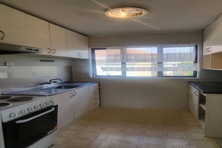 Photo of property in 13 Rogers Road, Manurewa, Auckland, 2102
