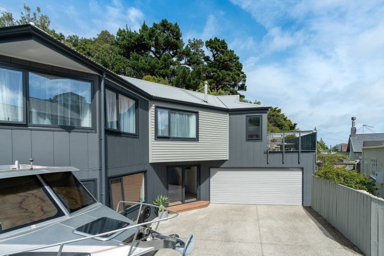 Photo of property in 173a Severn Street, Island Bay, Wellington, 6023