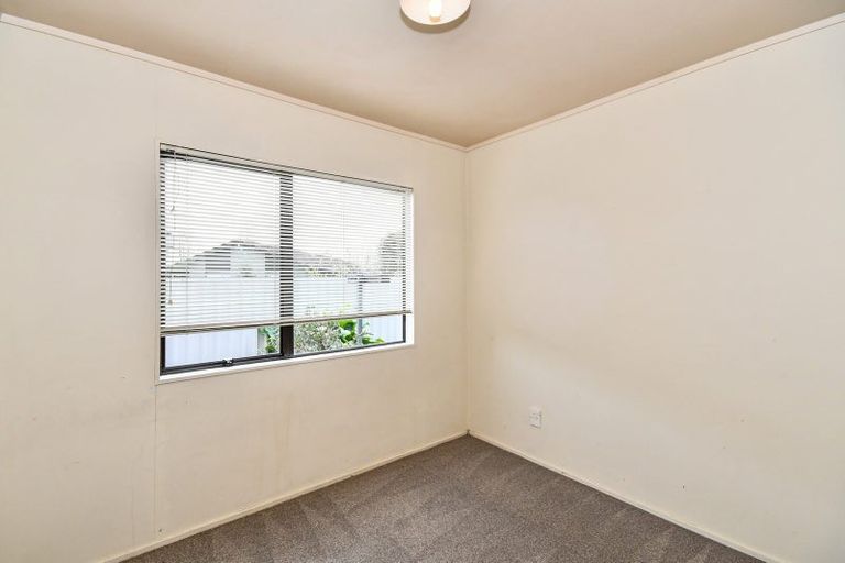 Photo of property in 1/28 Ross Martin Court, Conifer Grove, Takanini, 2112