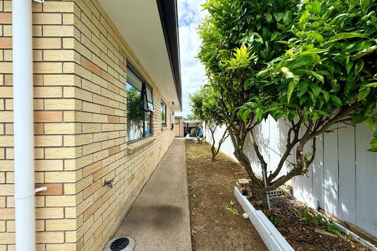 Photo of property in 77 Carruth Road, Papatoetoe, Auckland, 2025