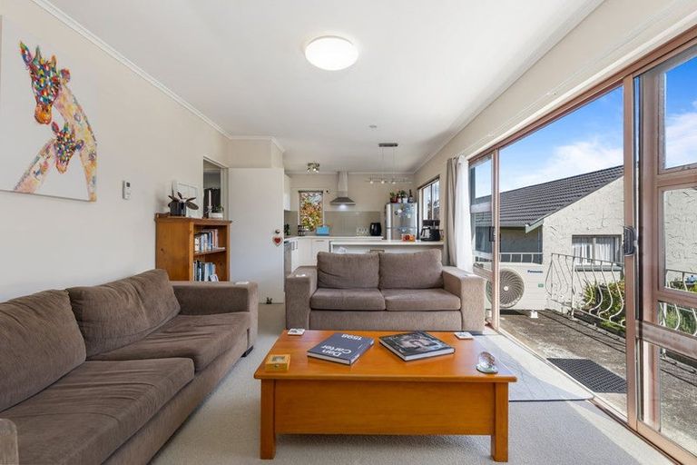 Photo of property in 11/29 James Street, Glenfield, Auckland, 0629