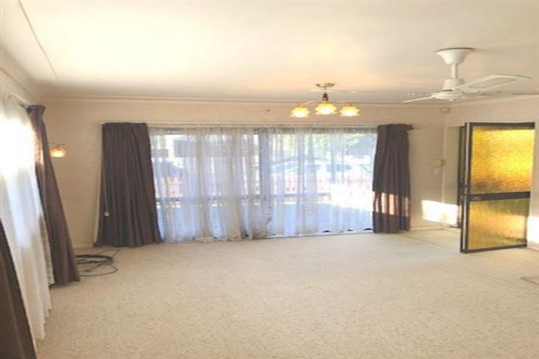 Photo of property in 2/1 Landscape Road, Papatoetoe, Auckland, 2025