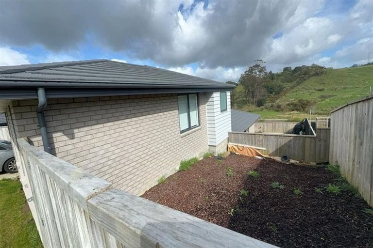 Photo of property in 128 Harriet Johnston Drive, Pokeno, 2402