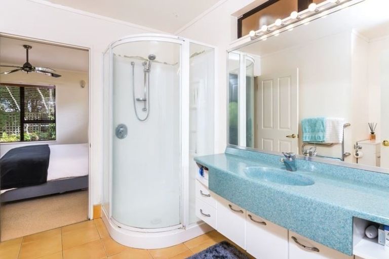 Photo of property in 9 Titoki Avenue, Waipahihi, Taupo, 3330