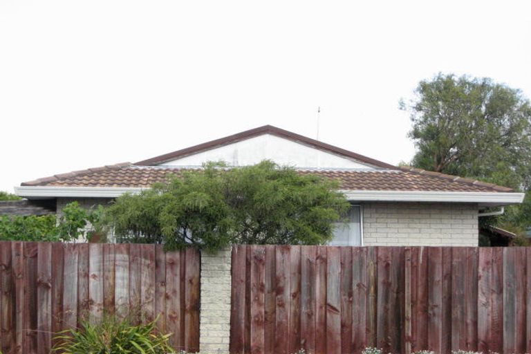Photo of property in 7 Rosanna Place, Aranui, Christchurch, 8061