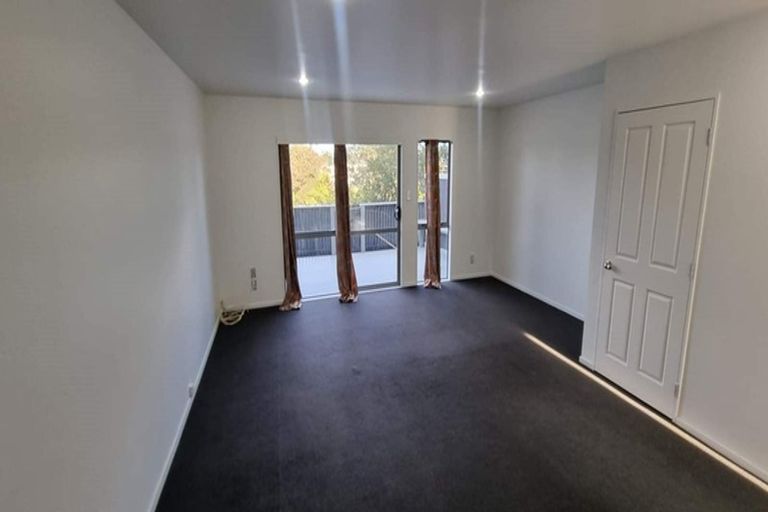 Photo of property in 26/3 Hulme Place, Henderson, Auckland, 0612