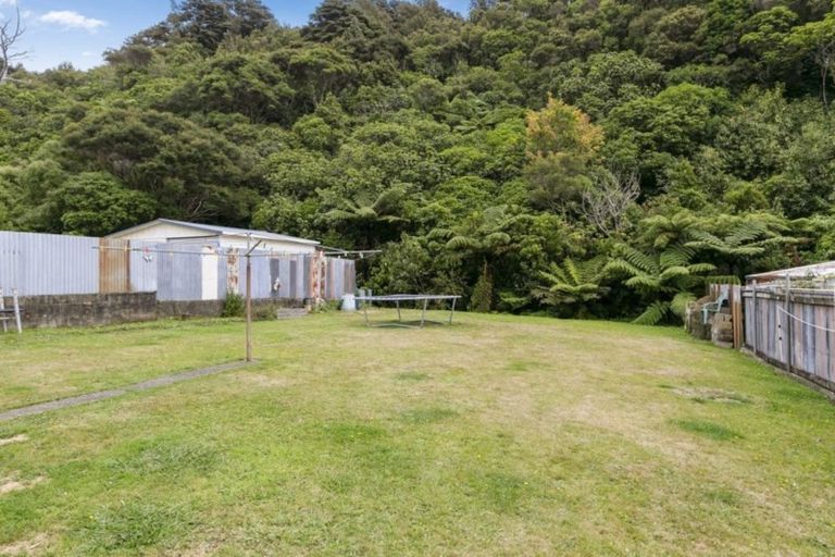 Photo of property in 66 Lees Grove, Wainuiomata, Lower Hutt, 5014