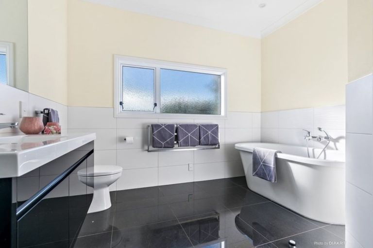 Photo of property in 97 Karepa Street, Brooklyn, Wellington, 6021