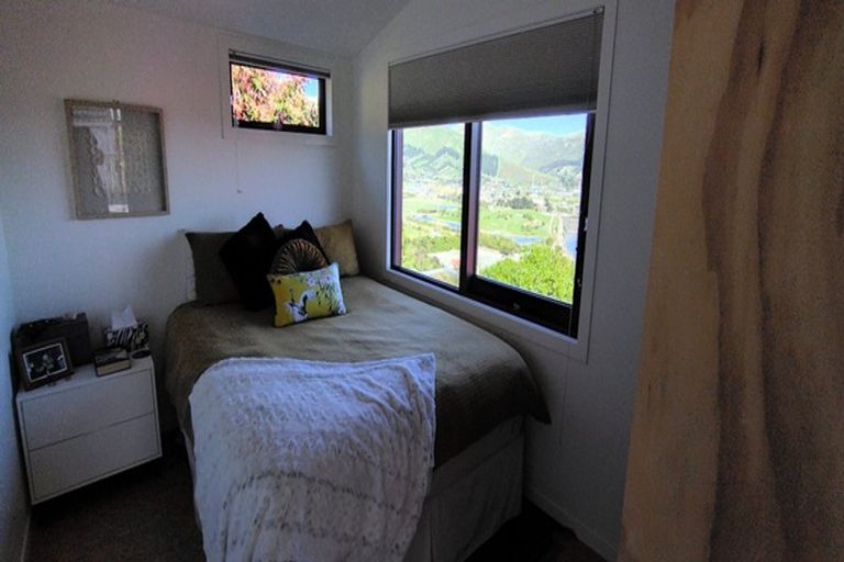 Photo of property in 9 Challis Place, Mount Pleasant, Christchurch, 8081
