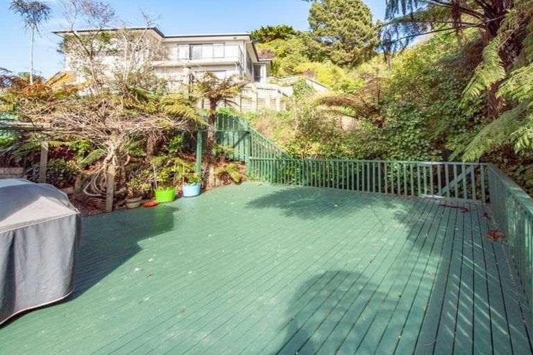 Photo of property in 117 Churton Drive, Churton Park, Wellington, 6037