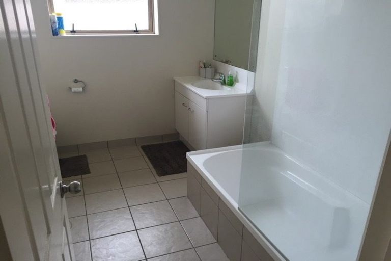 Photo of property in 16a Margarita Rise, Pukekohe, 2120