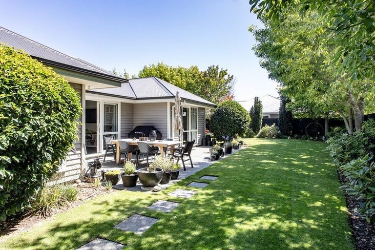Photo of property in 9 Huntingdon Drive, Rangiora, 7400