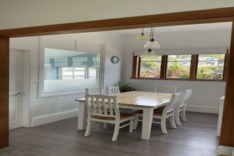 Photo of property in 4 Handley Place, Glen Avon, New Plymouth, 4312