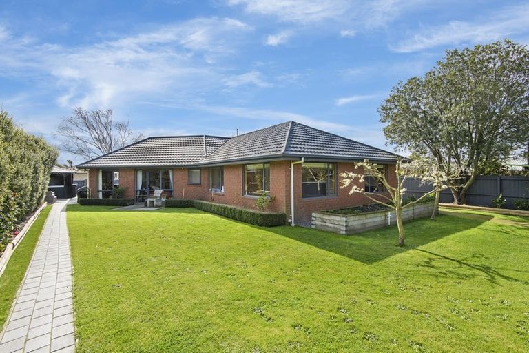 Photo of property in 37 Durrell Way, Rolleston, 7614