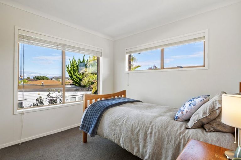 Photo of property in 33 Eversleigh Road, Belmont, Auckland, 0622