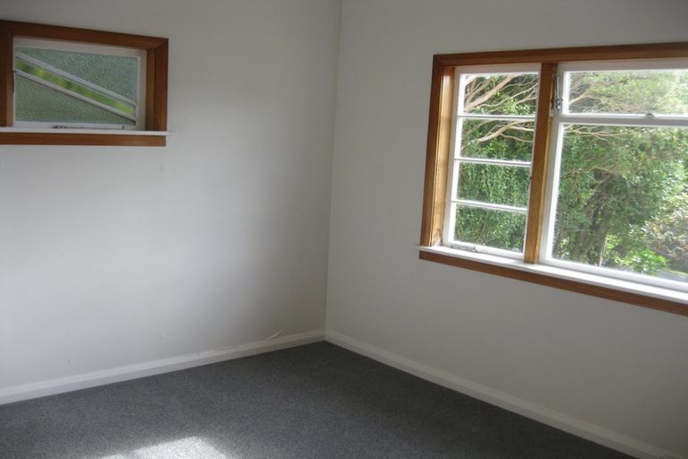 Photo of property in 57 Mills Road, Brooklyn, Wellington, 6021