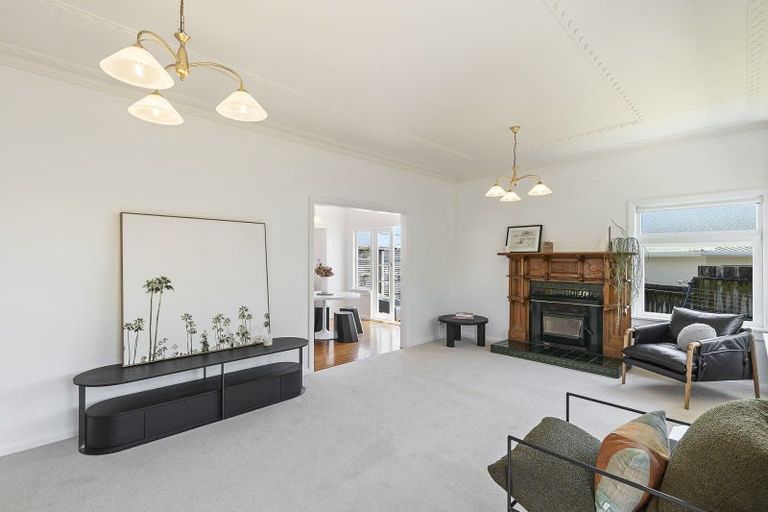 Photo of property in 40 Tukapa Street, Westown, New Plymouth, 4310