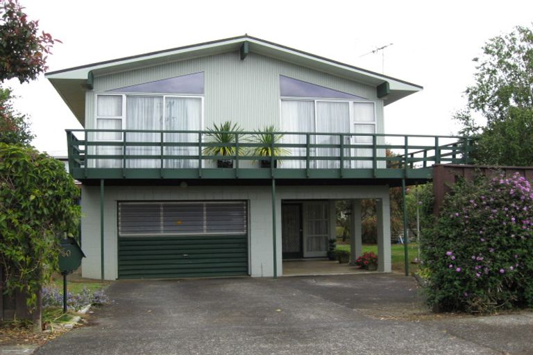 Photo of property in 10 Seaforth Avenue, Mangere Bridge, Auckland, 2022