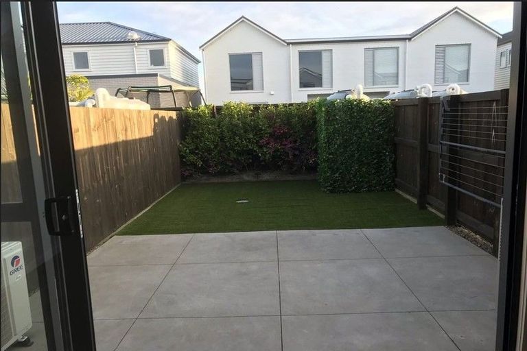 Photo of property in 65 Glidepath Road, Hobsonville, Auckland, 0616