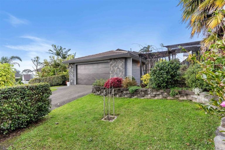 Photo of property in 1 Pelican Lane, Unsworth Heights, Auckland, 0632