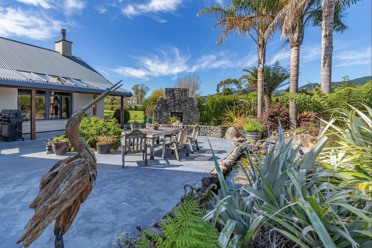 Photo of property in 100 Waihou Road, Levin, 5571