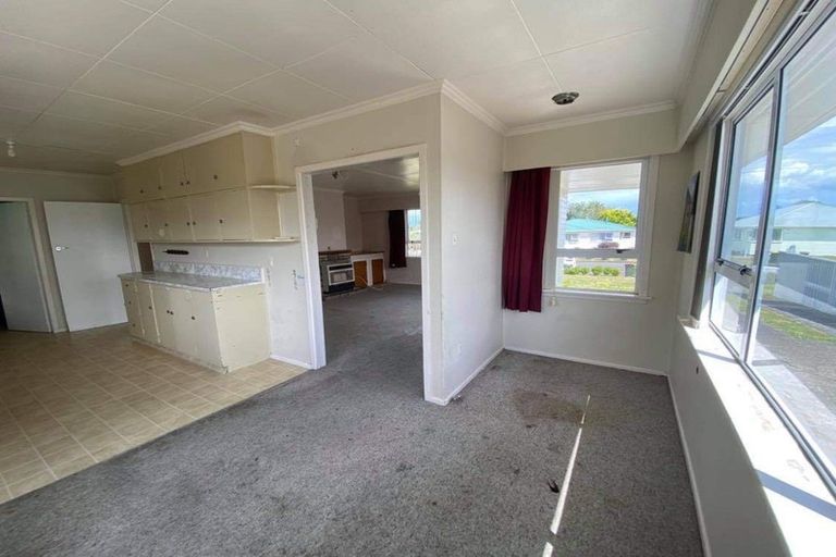 Photo of property in 106 Stanners Street, Eltham, 4322