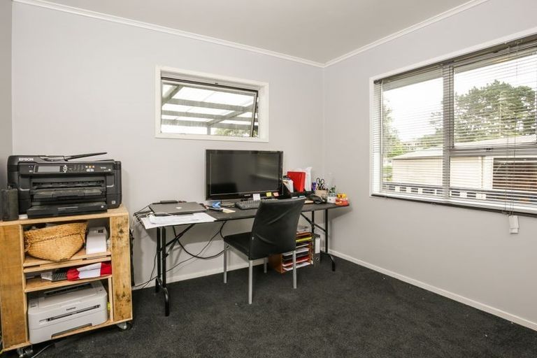 Photo of property in 39 Redwood Drive, Massey, Auckland, 0614