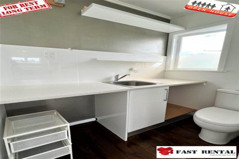 Photo of property in 2/46 Tree View Avenue, Glenfield, Auckland, 0629