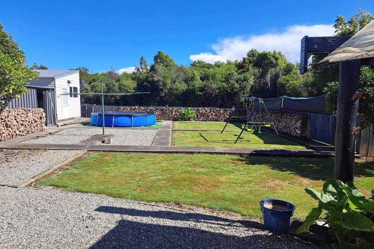 Photo of property in 513 Abel Tasman Drive, Clifton, Takaka, 7183