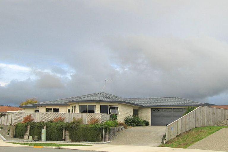 Photo of property in 34 Monarch Place, Paraparaumu Beach, Paraparaumu, 5032