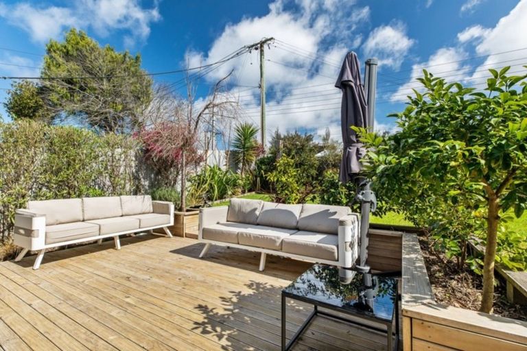 Photo of property in 1/56 Glendale Road, Glen Eden, Auckland, 0602