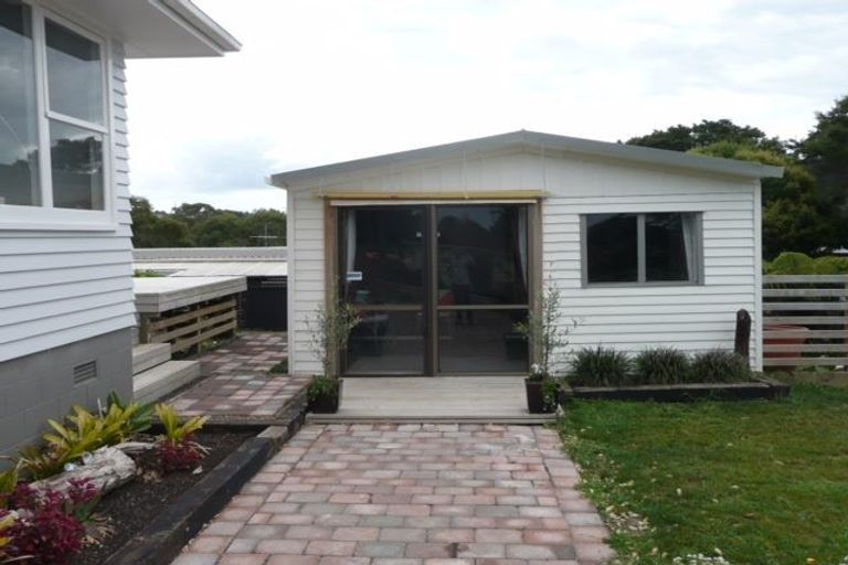 Photo of property in 13 Taioma Crescent, Te Atatu Peninsula, Auckland, 0610