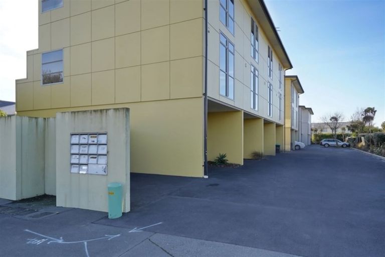 Photo of property in 2/54 Champion Street, Edgeware, Christchurch, 8013