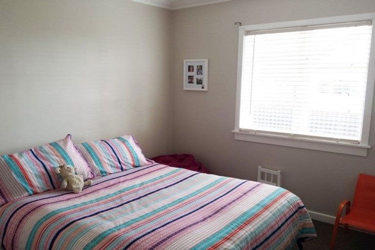 Photo of property in 6 Rarawa Place, Vogeltown, New Plymouth, 4310