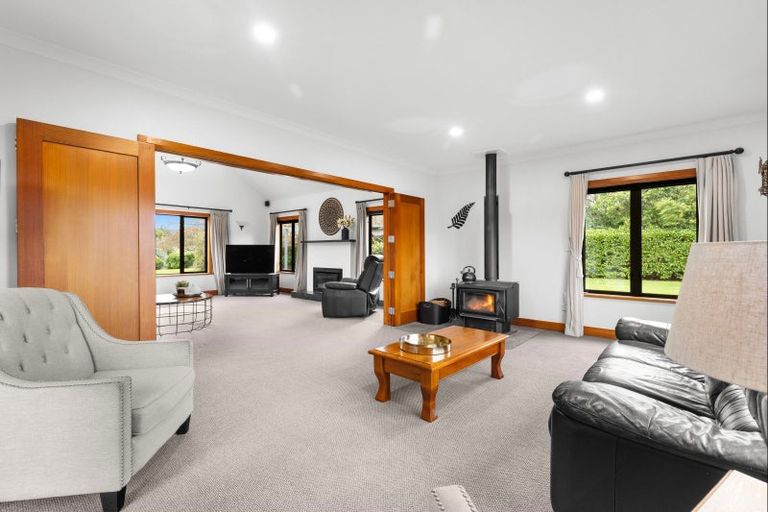 Photo of property in 443 Stoney Creek Road, Kelvin Grove, Palmerston North, 4470