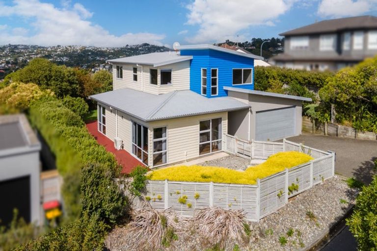 Photo of property in 42 Waverton Terrace, Churton Park, Wellington, 6037